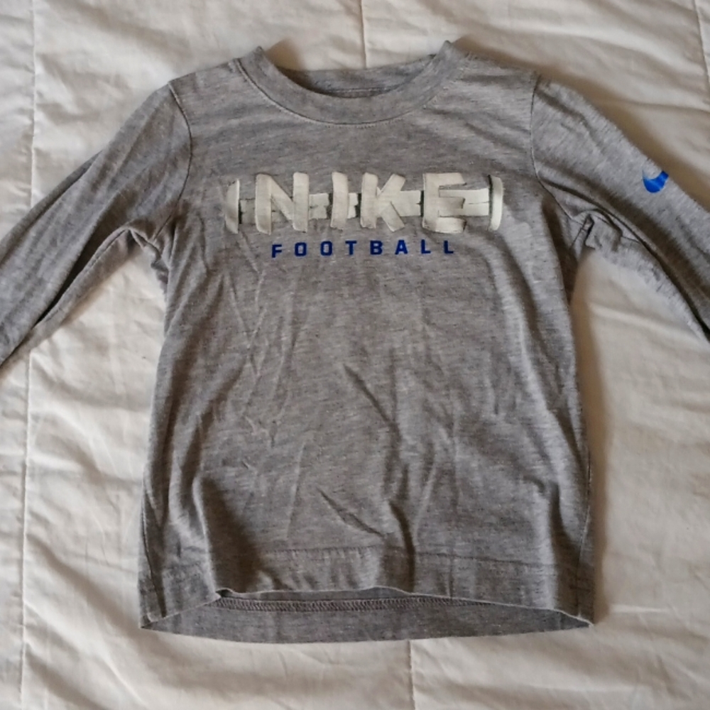 Nike boys long Sleeved tee (football) - Picture 1 of 5